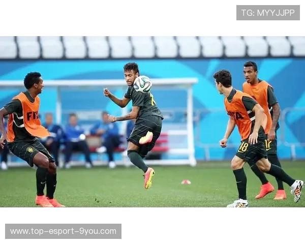 内马尔挑球过人动作连贯华丽